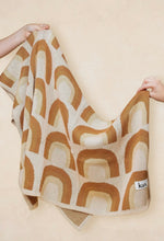 Load image into Gallery viewer, Kinn baby organic knitted blanket - Rainbow
