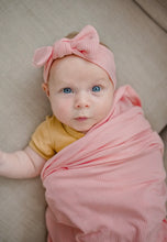 Load image into Gallery viewer, Kinn baby bamboo stretch swaddle -Peony

