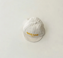 Load image into Gallery viewer, Boston Baby Cap beige
