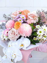 Load image into Gallery viewer, Floral Gift Bouquet
