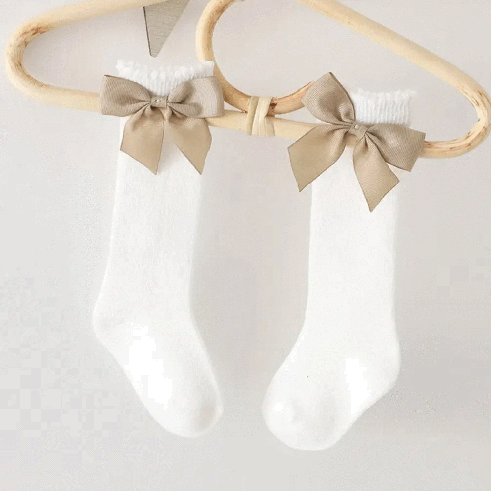 Bow socks white