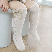 Load image into Gallery viewer, Bow socks khaki
