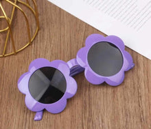 Load image into Gallery viewer, Kids flower sunglasses

