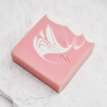 Load image into Gallery viewer, Raspberry &amp; Vanilla Soap bar
